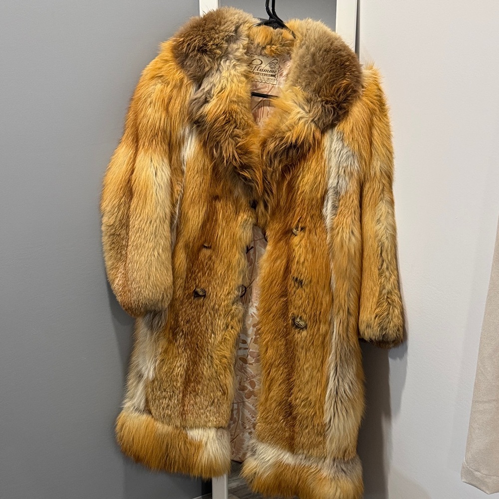 Luxurious Fur Coat in Rich Brown and Tan
